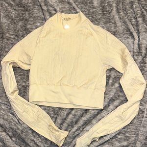 alo vanilla crème turtleneck